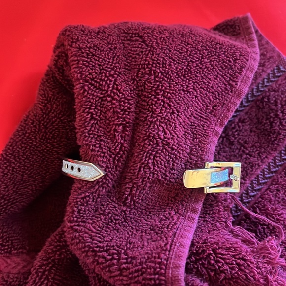 Bracelet-Gold tone belt style clasp with sparkles 💖 - Picture 2 of 4